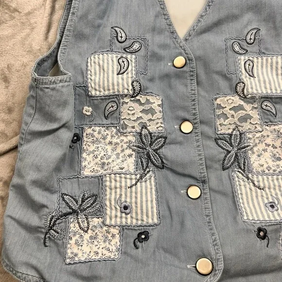 Liz wear Liz Claiborne Denim Western Vest Size M Blue Floral Patchwork Button - Picture 11 of 15